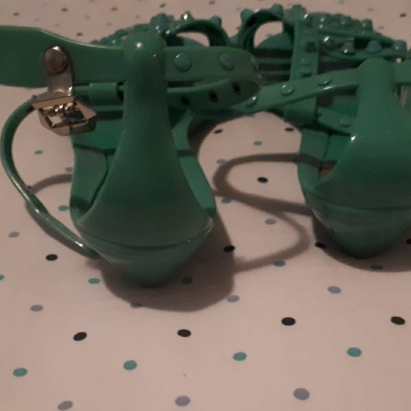 Sandals - Picture 2 of 3